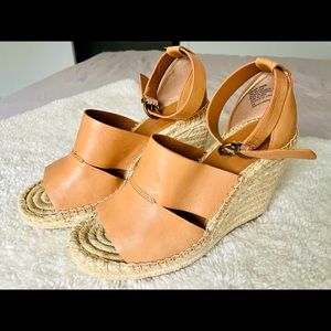 Must have gently loved Treasure & Bond tan wedges 8.5